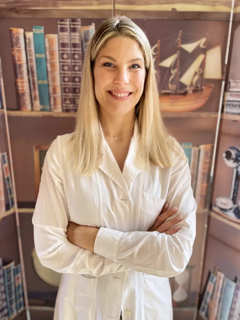 Vittoria Novello, Dottoressa in Farmacia